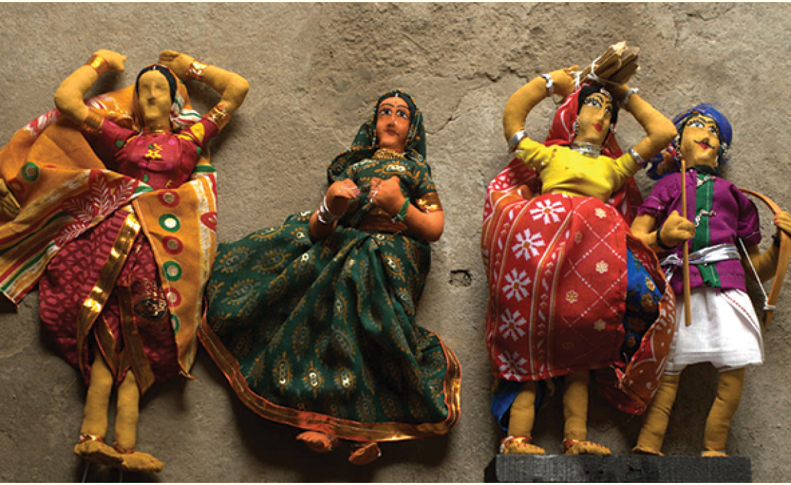 Traditional dresses of madhya pradesh man Stock Photos - Page 1 : Masterfile