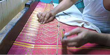 10 Famous Motifs used in Indian Handloom Sarees