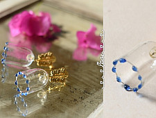 Kusumaprabha . कुसुमांप्रभा | Designer Glass Earring - White Transparent 