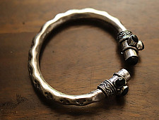 इशाना ✽ White Metal ✽ Kada ( Single Piece ) 30