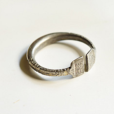 Kanupriya ⁑ Vintage Trible Ankle Solid Kada