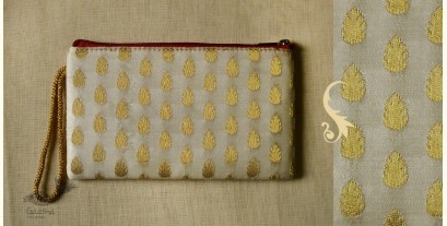 Bolsa ~ Brocade purses & Clutches { 15 }