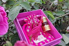 Boond . बूँद ● Natural Essential Fragrant Oil ● Gulabi (Indian Rose) - Pure & Handcrafted Fragrance
