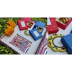 Boond . बूँद ● Gift Hamper - Natural Essential Fragrant Oils Motia & Maati + Ceramic Diya + Photo Frame 