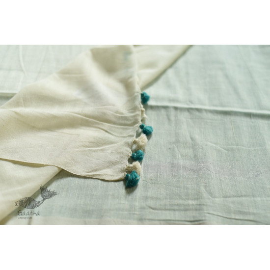 shop handloom cotton saree - Off White & Blue