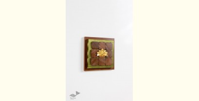 Decor The Wall | Lotus Composition In A Wooden Block