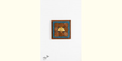 Decor The Wall | Lotus Composition In A Wooden Block