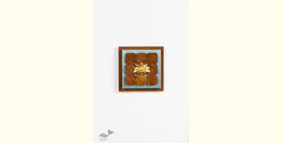 Decor The Wall | Lotus Composition In A Wooden Block