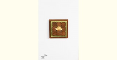 Decor The Wall | Lotus Composition In A Wooden Block