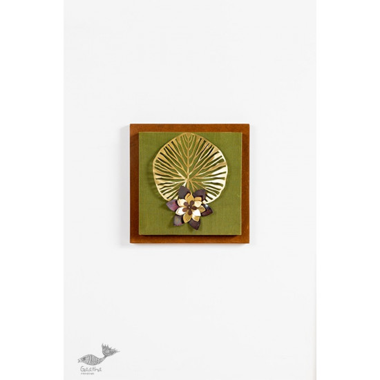 shop Wall Frame With One Leaf And Flower Composition