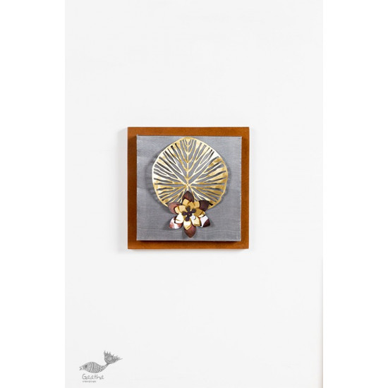 shop Wall Frame With One Leaf And Flower Composition