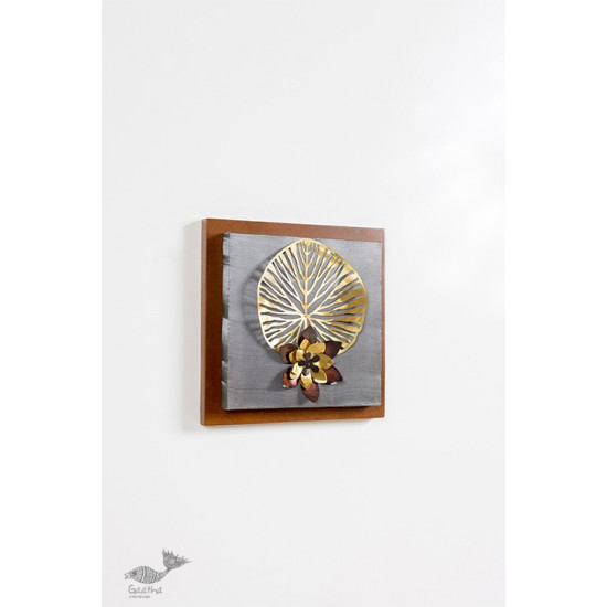 shop Wall Frame With One Leaf And Flower Composition