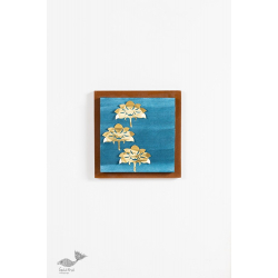 Decor The Wall | Wall Frame With Three Lotus Composition