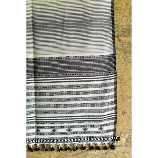 Handwoven kala cotton bhujodi weaving stoles from kutch