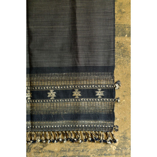 Handwoven kala cotton bhujodi weaving stoles from kutch