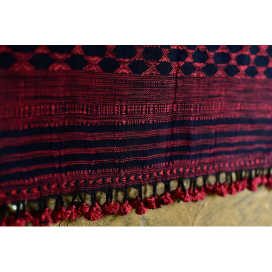 Handwoven kala cotton bhujodi weaving stoles from kutch