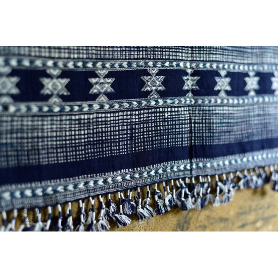 Handwoven kala cotton bhujodi weaving stoles from kutch