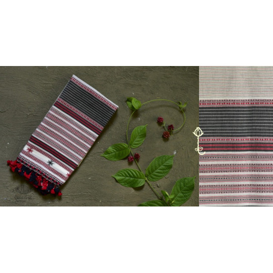 Handwoven kala cotton bhujodi weaving stoles from kutch