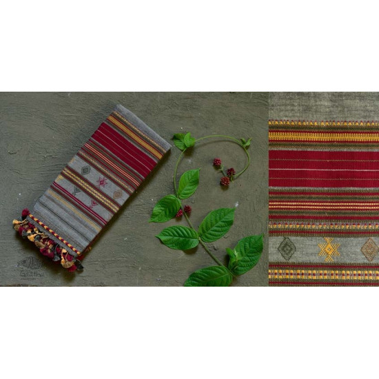 Handwoven kala cotton bhujodi weaving stoles from kutch