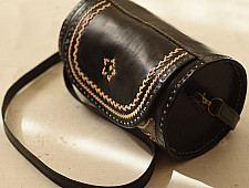 Be Nomadic | Kutchi Leather Sling Handbag - Black