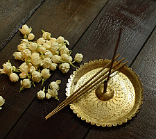 Sugandh ☘  Patchouli + Hawanam + Karpooram + Lemongrass ~ Incense Sticks Handcrafted With Natural Herbs ( Set of Four )