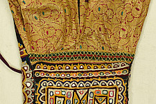 Treasure Trove | Old Hand Embroidered Kutchi Blouse - D