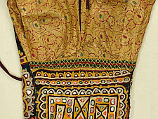 Treasure Trove | Old Hand Embroidered Kutchi Blouse - D