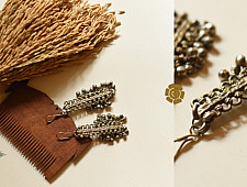 Kanupriya | Tribal / Vintage Jewelry - Long Earring with Goongru