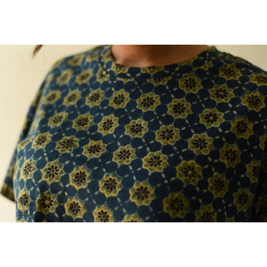 buy Ajrakh Hand Block Print - Cotton Crop Top