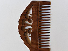 A Garden To Keep | Sheesham Designer Wooden comb ~ C