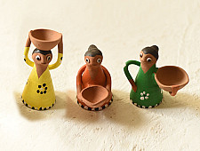 Maati Ka Kaam | Terracotta - Clay Dolls (Set of Three & Random Color)