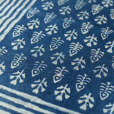 A finite infinity ❧ Indigo Dabu Block Printed Dhurrie ( 5 X 3 Feet )
