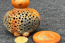 Terracotta Tales | Pottery Art ~ Round Sparrow T Light Holder 