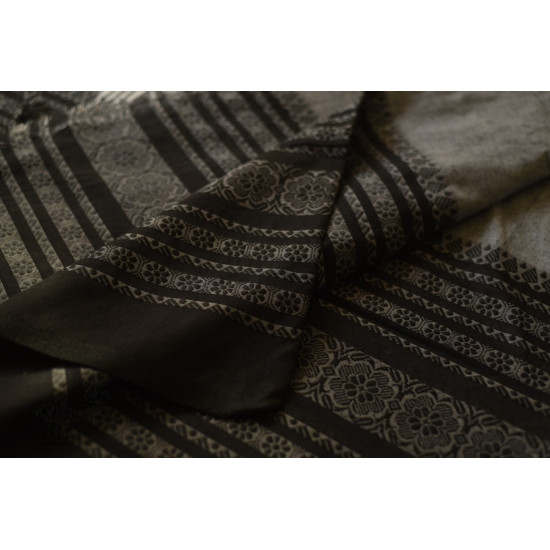 Traditional Bengali cotton Black & Grey Saree