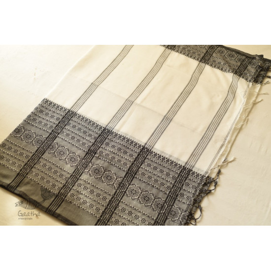 Traditional Bengali cotton Black & White Saree