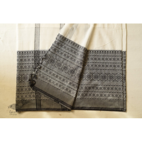 Traditional Bengali cotton Black & White Saree