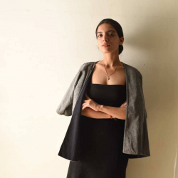 Handloom Cotton | Reversible Shrug - Black & Grey