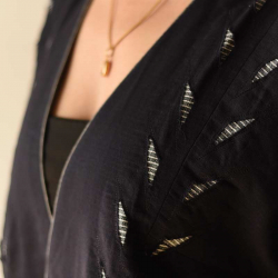 Handloom Cotton | Reversible Shrug - Black & Grey