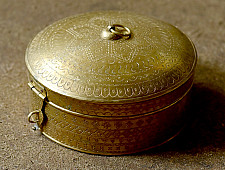 Ahar |Handmade Brass ~ Spice box / Masaladan / Roti Box - 3