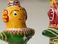 Jau Kandhei - Lacquer Doll (Set of Two) - B