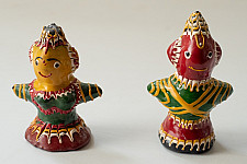 Jau Kandhei - Lacquer Doll (Set of Two) - E