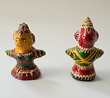 Jau Kandhei - Lacquer Doll (Set of Two) - E