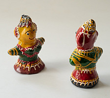 Jau Kandhei - Lacquer Doll (Set of Two) - E