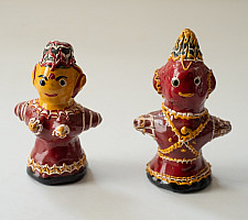 Jau Kandhei - Lacquer Red Doll (Set of Two)