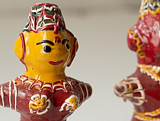 Jau Kandhei - Lacquer Red Doll (Set of Two)