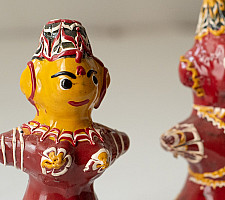 Jau Kandhei - Lacquer Red Doll (Set of Two)