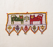 Prachin . प्राचीन  ❂ Old Wall Hanging - Toran Lion Motif