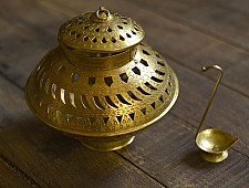 Ahar ✽ Brass ~ Kalash With Diya / Garbi ( 8" x 7.5" x 7.5" )