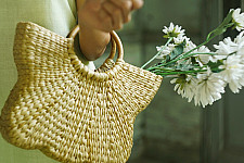 Roots & Reeds | Handcrafted Water Reed ~ Handbag - The Poppy
