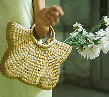 Roots & Reeds | Handcrafted Water Reed ~ Handbag - The Poppy